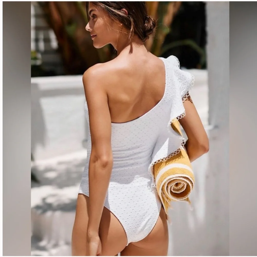 NWT Farm Rio Ruffles One Shoulder One Piece Swimsuit - Picture 3 of 3